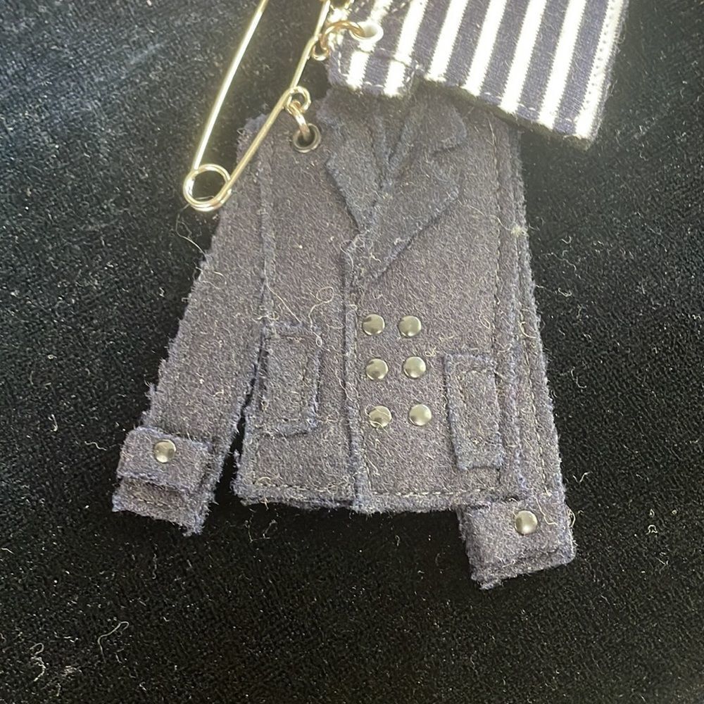 Ann Marie Herckers Feltoutfit Pin View 2